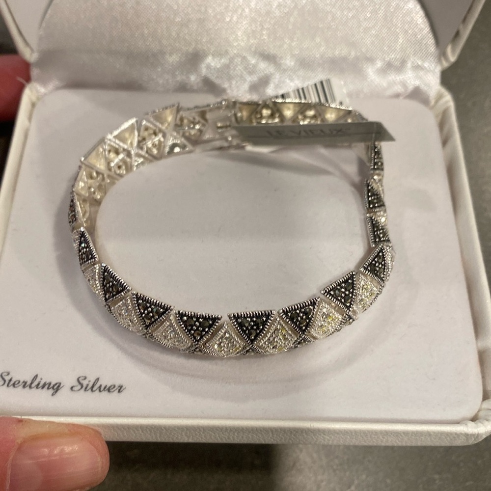 Le Vieux bracelet NWT